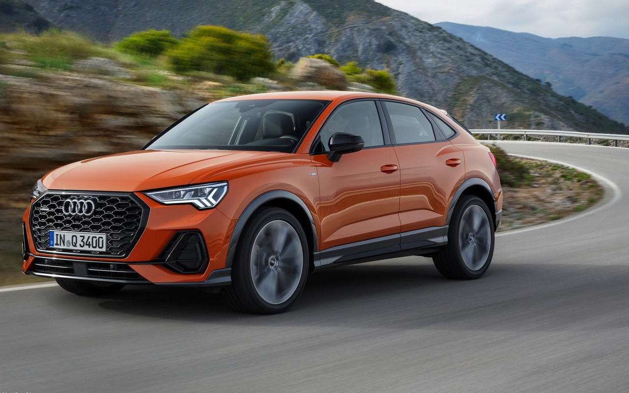 Comparison Audi Q3 Sportback S line 2020 vs Audi Q3 Sportback 40